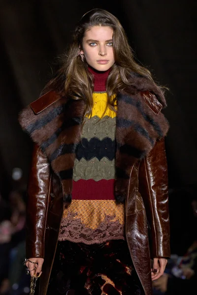 Look 52
